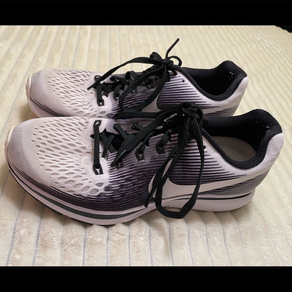 Nike Sneakers - Like New